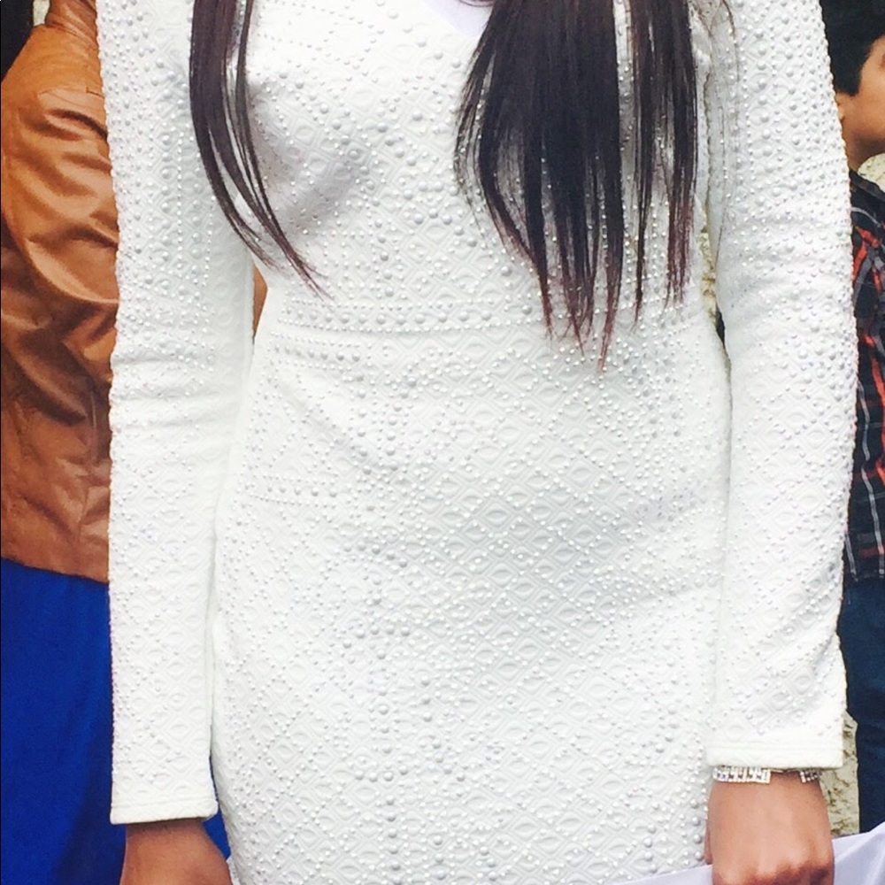 Dress - Picture 6 of 7